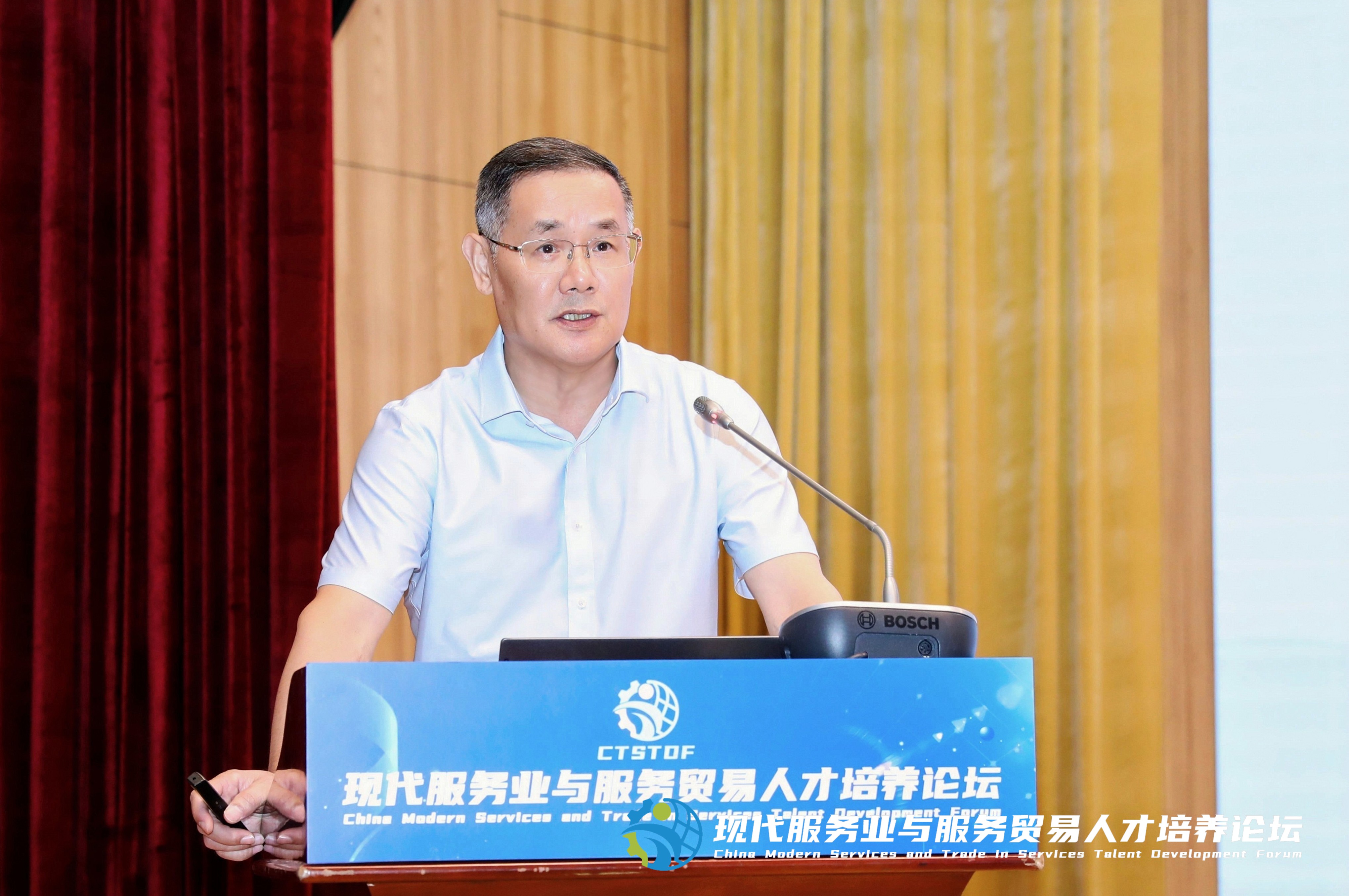 吴业春.jpg